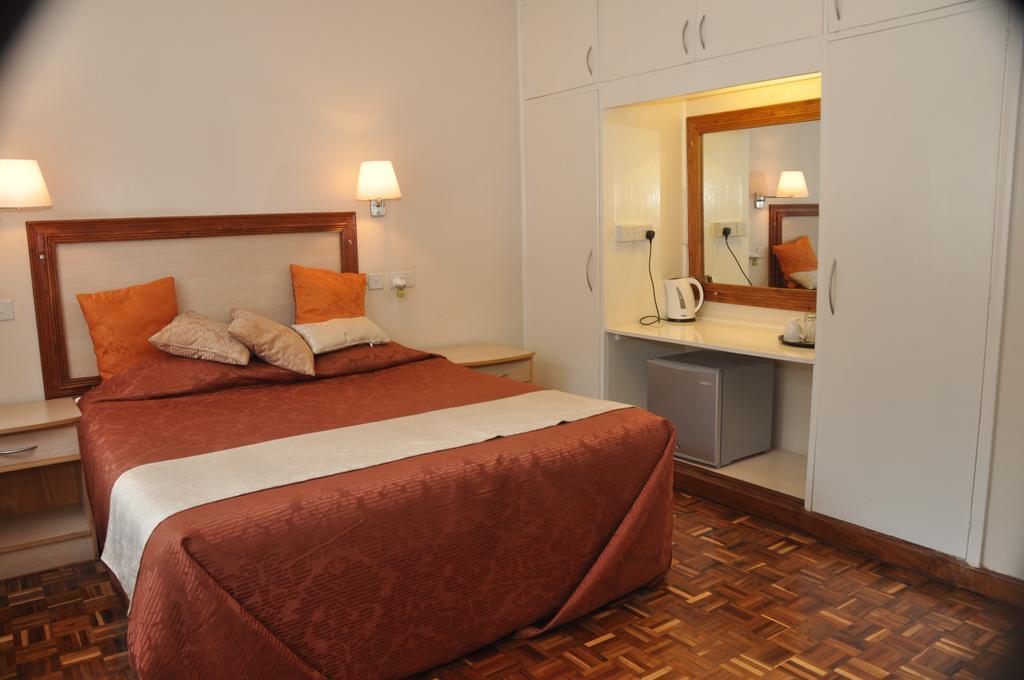 Hotel Riverview Westlands Найроби Экстерьер фото