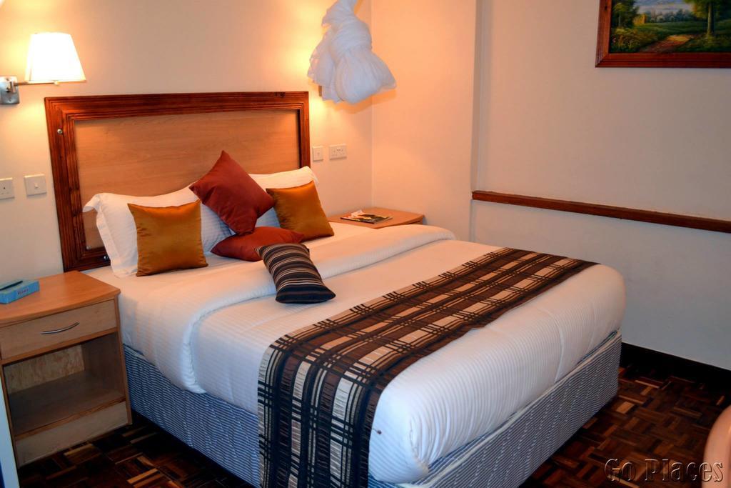 Hotel Riverview Westlands Найроби Экстерьер фото