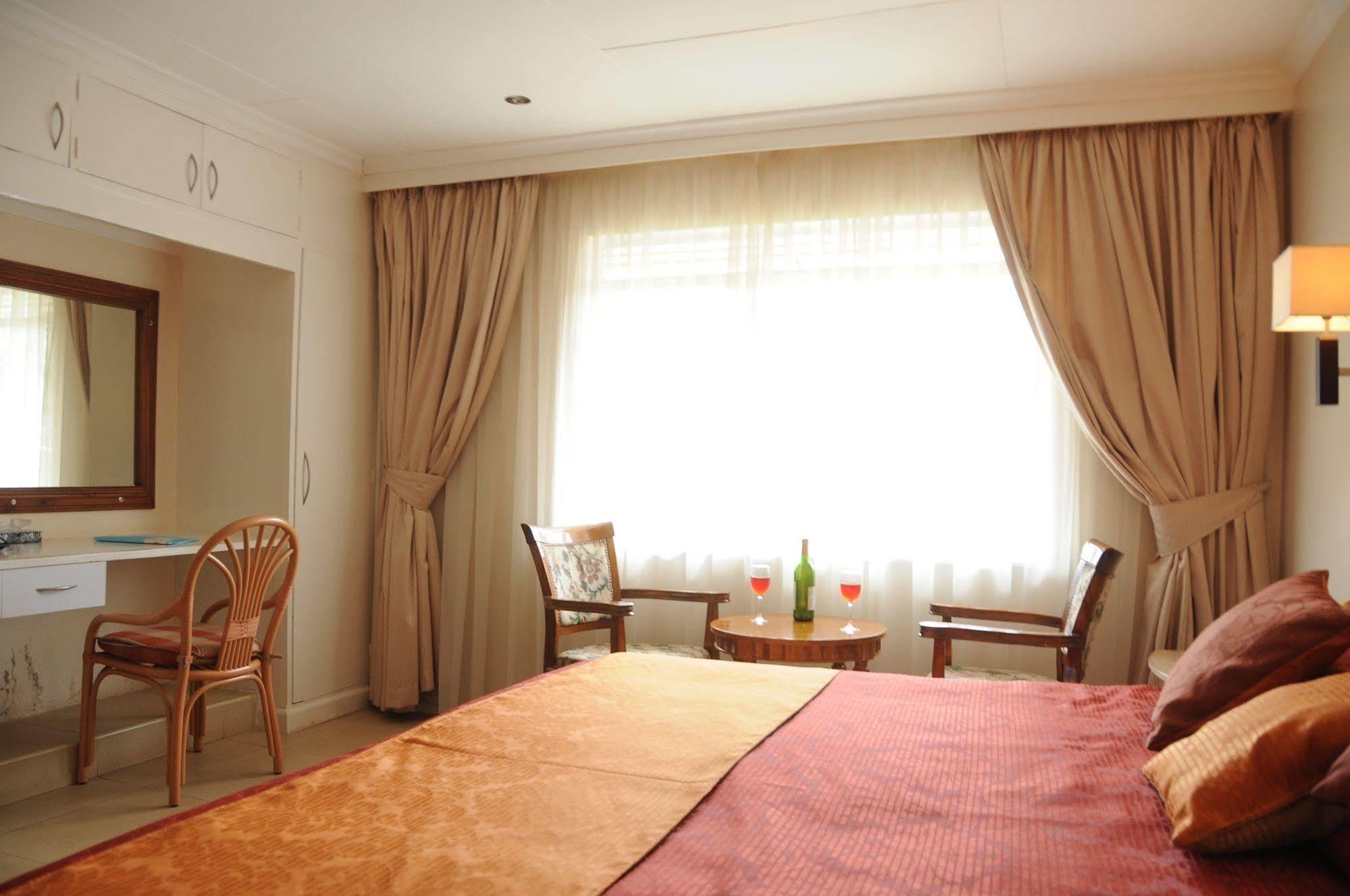 Hotel Riverview Westlands Найроби Экстерьер фото